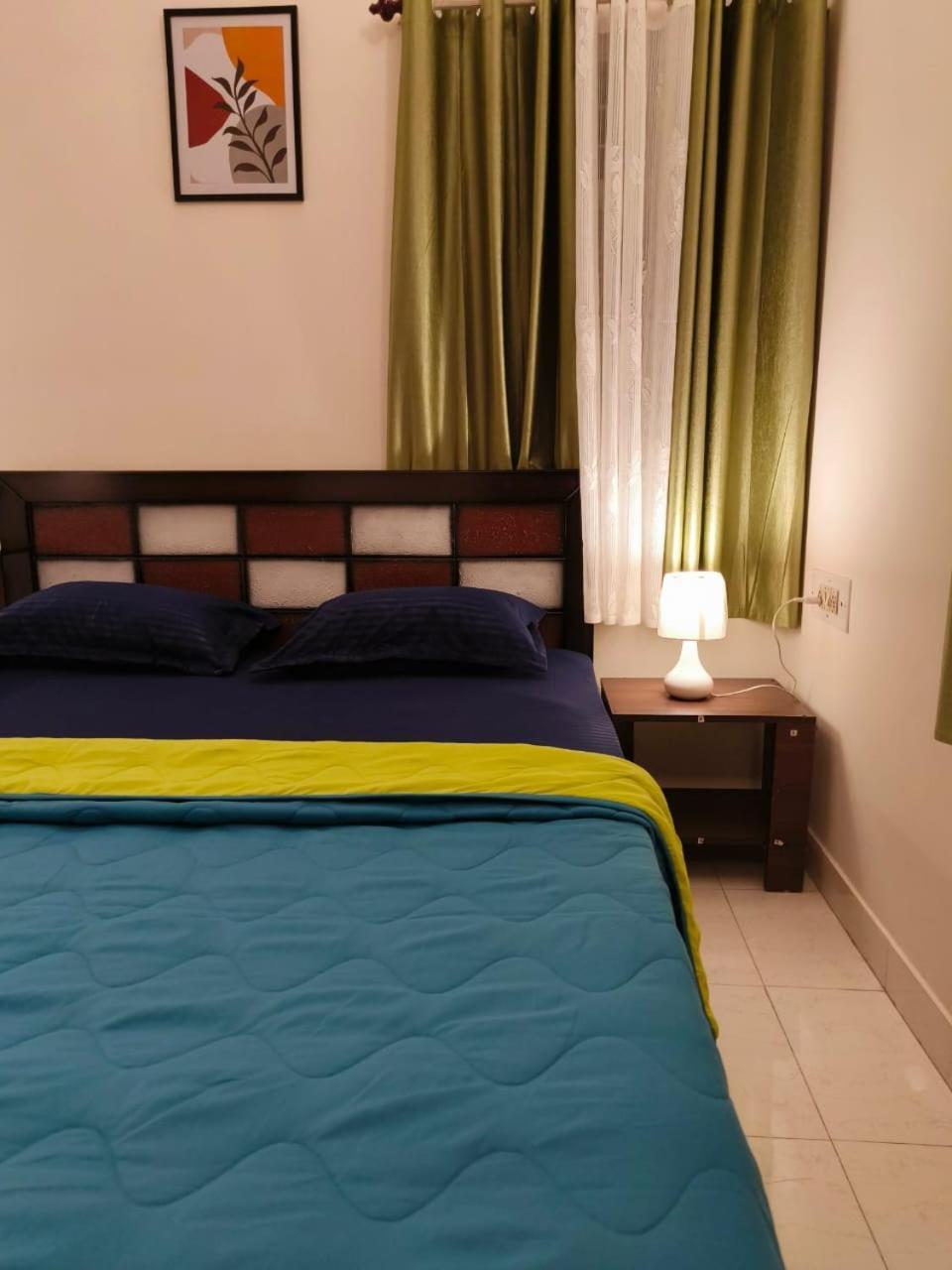 Homestayz Crown Бангалор Номер фото